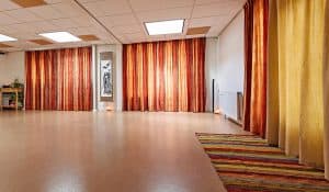 grote yogaruimte van Under The Tree.